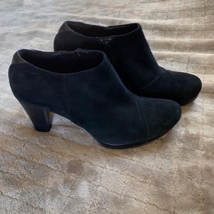 Artisan by Clarks Black Suede heeled booties